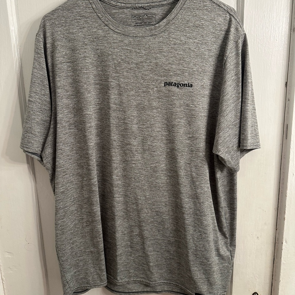 Patagonia Men's Gray T-Shirt capilene base layer